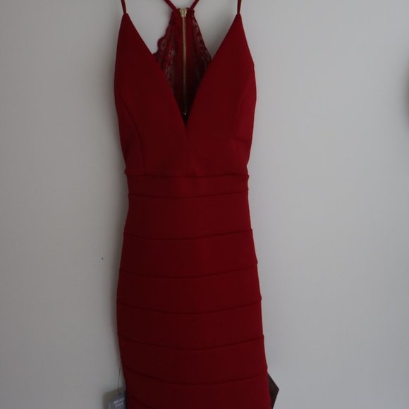 Stunning Red Dress - Picture 1 of 4